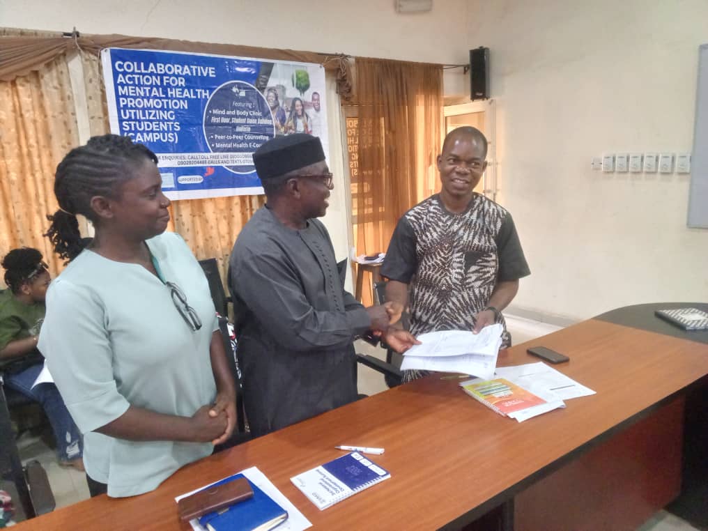 anding Over Handshake